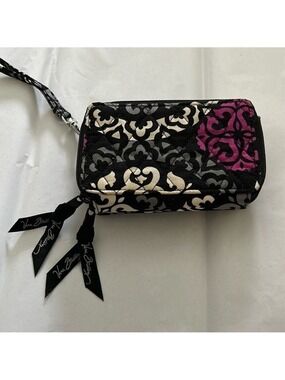 Vera Bradley Wristlet Wallet in Canterbury Magenta